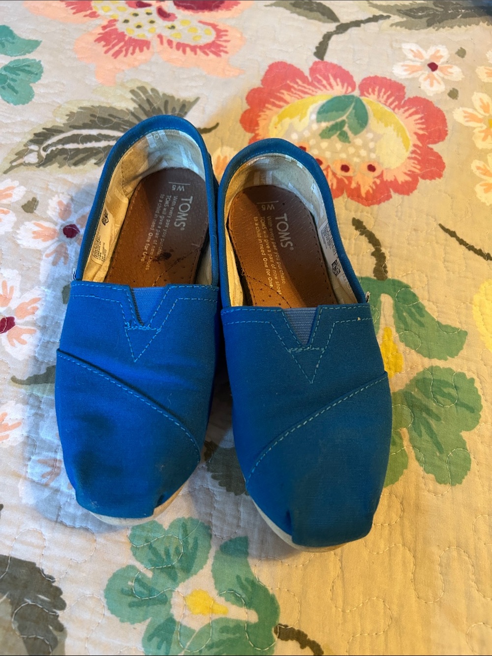 Toms Classic Slip-On Shoes in Bright Blue Canvas
